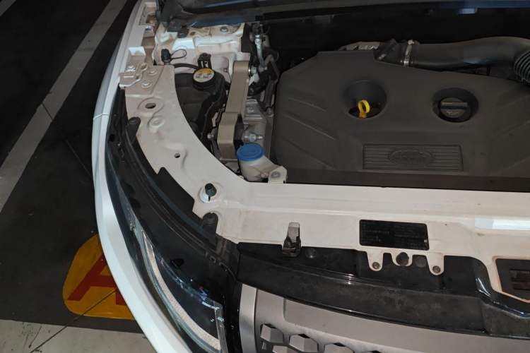 Used Land Rover Range Evoque 2017 2.0T British-Style Prestige Edition Engine Bay Right