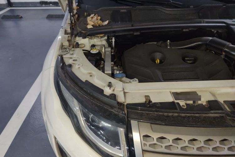 Used Land Rover Range Evoque 2017 2.0T SE Smart Glow Edition Engine Bay Right