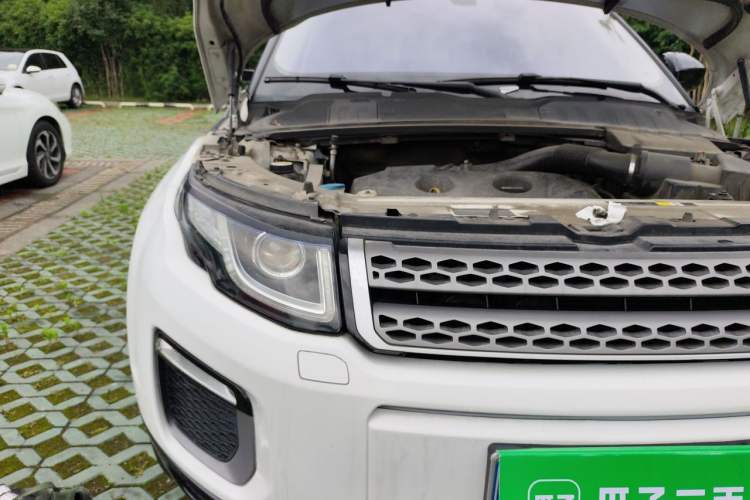 Used Land Rover Range Evoque 2017 2.0T SE Smart Glow Edition Engine Bay Right