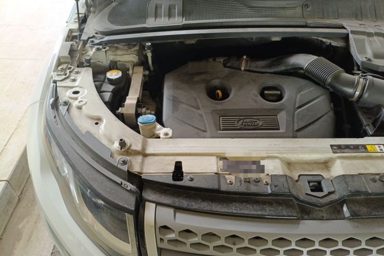 Used Land Rover Range Evoque 2017 2.0T SE Smart Glow Edition Engine Bay Right