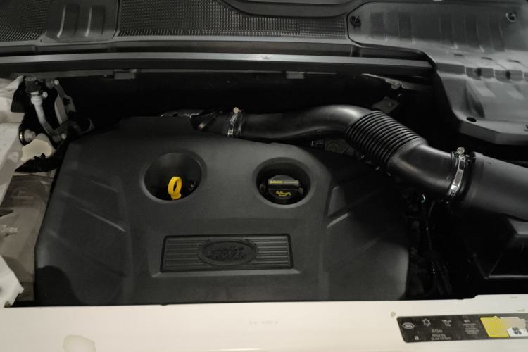 Used Land Rover Range Evoque 2017 2.0T SE Smart Glow Edition Engine Bay