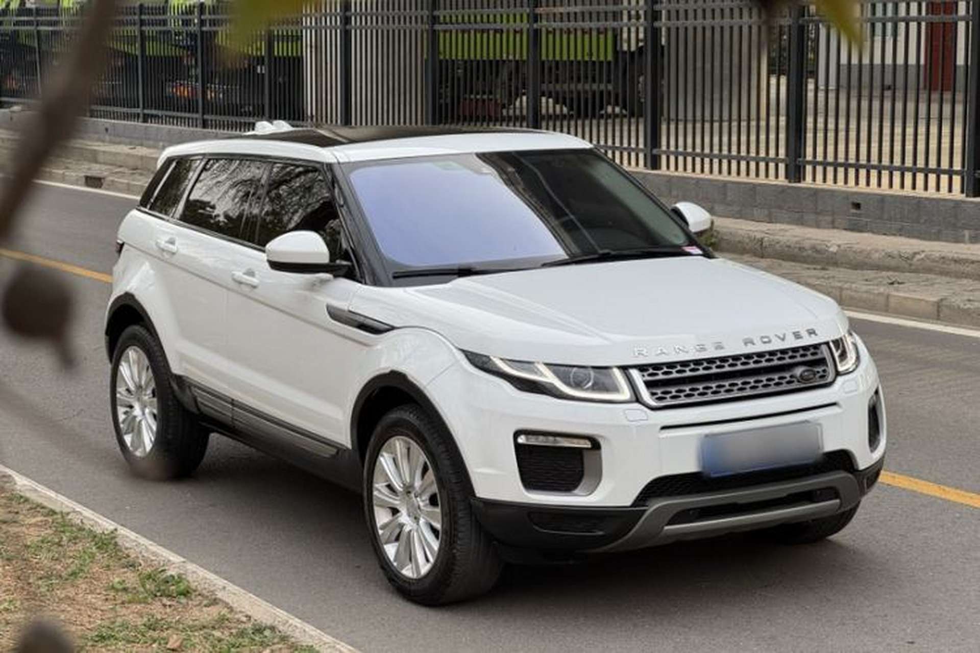 Used Land Rover Range Evoque 2017 2.0T SE Smart Glow Edition Exterior 1