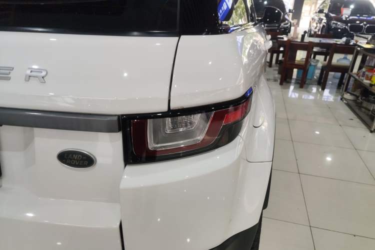 Used Land Rover Range Evoque 2017 2.0T SE Smart Glow Edition Exterior 2