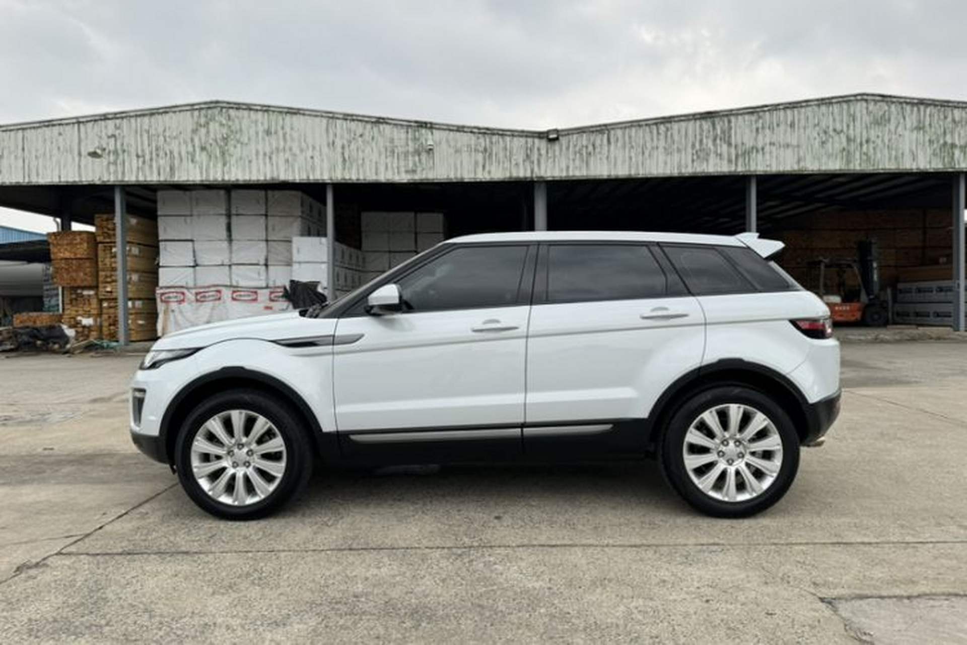 Used Land Rover Range Evoque 2017 2.0T SE Smart Glow Edition Exterior 7
