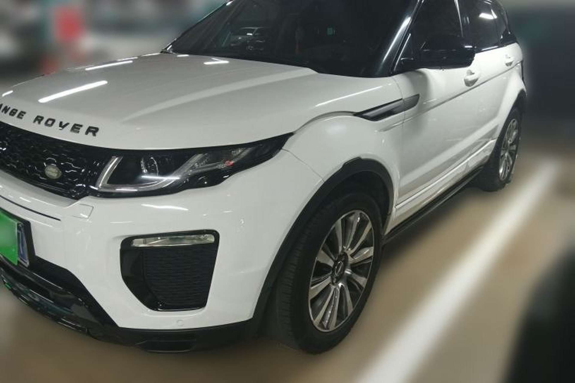Used Land Rover Range Evoque 2017 2.0T British-Style Prestige Edition Front Left 45 Deg