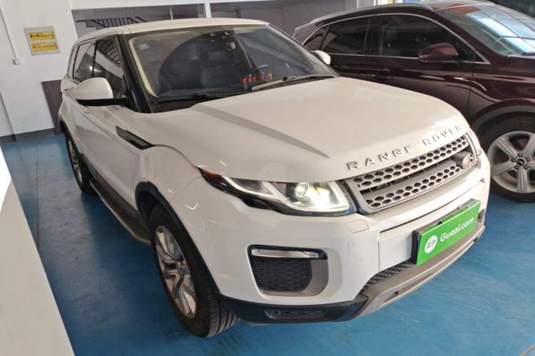 Used Land Rover Range Evoque 2017 2.0T PURE Style Edition Front Right 45 Deg