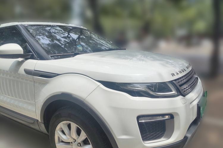 Used Land Rover Range Evoque 2017 2.0T PURE Style Edition Front Right 45 Deg