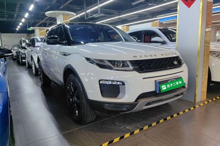 Used Land Rover Range Evoque 2017 2.0T SE Smart Glow Edition Front Right 45 Deg