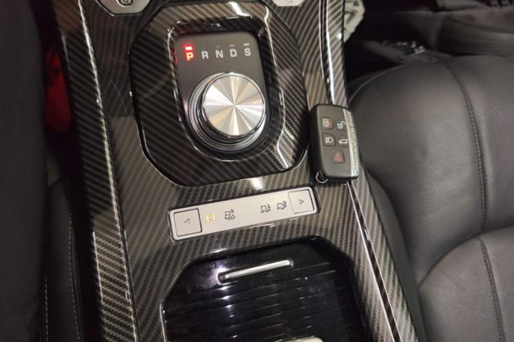 Used Land Rover Range Evoque 2017 2.0T SE PLUS Smart Enjoyment Edition Gear Lever