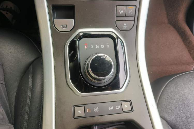Used Land Rover Range Evoque 2017 2.0T PURE Style Edition Gear Lever