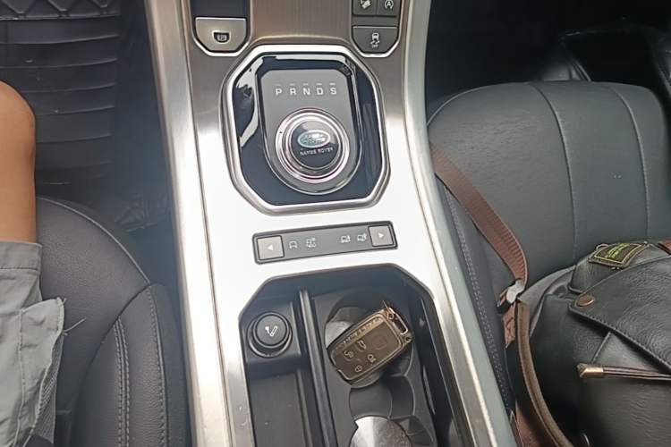 Used Land Rover Range Evoque 2017 2.0T SE Smart Glow Edition Gear Lever