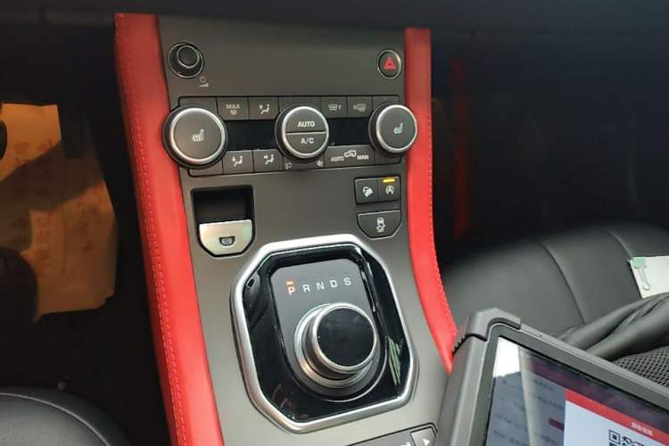 Used Land Rover Range Evoque 2017 2.0T British-Style Prestige Edition Gear Lever