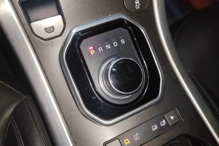 Used Land Rover Range Evoque 2017 2.0T SE Smart Glow Edition Gear Lever
