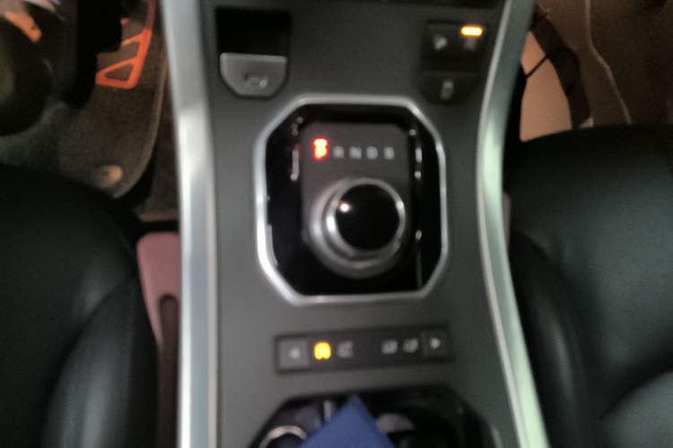 Used Land Rover Range Evoque 2017 2.0T British-Style Prestige Edition Gear Lever