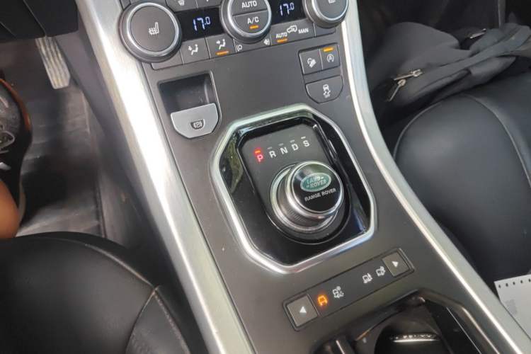 Used Land Rover Range Evoque 2017 2.0T SE Smart Glow Edition Gear Lever