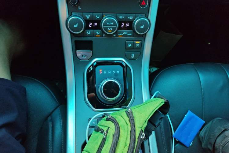 Used Land Rover Range Evoque 2017 2.0T SE PLUS Smart Enjoyment Edition Gear Lever