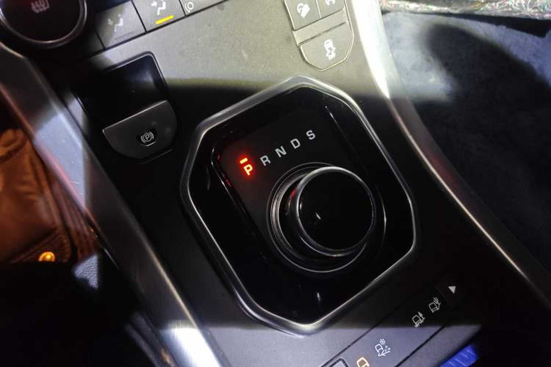 Used Land Rover Range Evoque 2017 2.0T PURE Style Edition Gear Lever