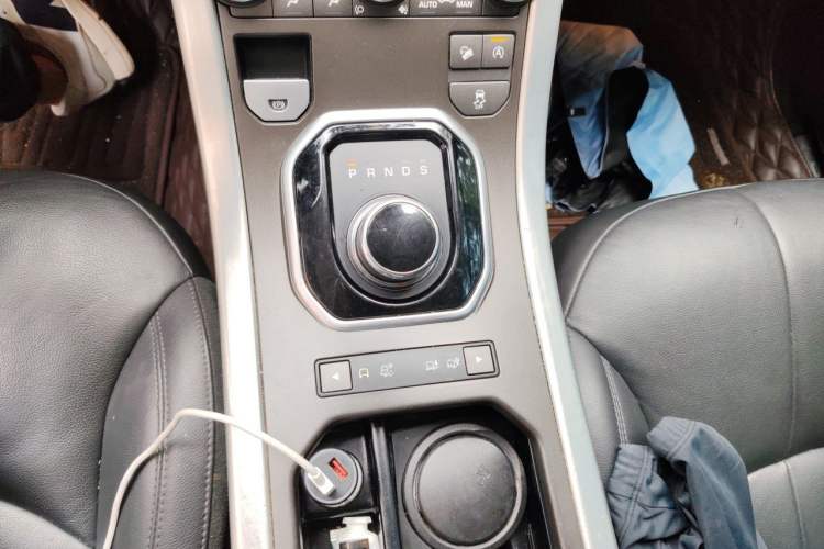 Used Land Rover Range Evoque 2017 2.0T SE Smart Glow Edition Gear Lever