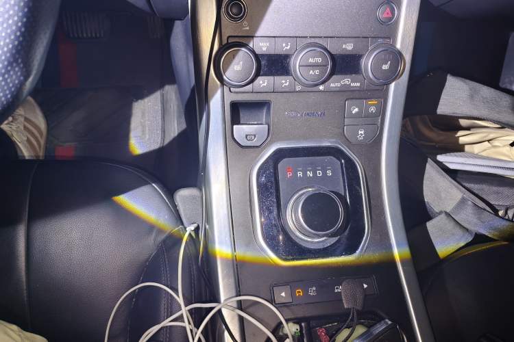 Used Land Rover Range Evoque 2017 2.0T PURE Style Edition Gear Lever