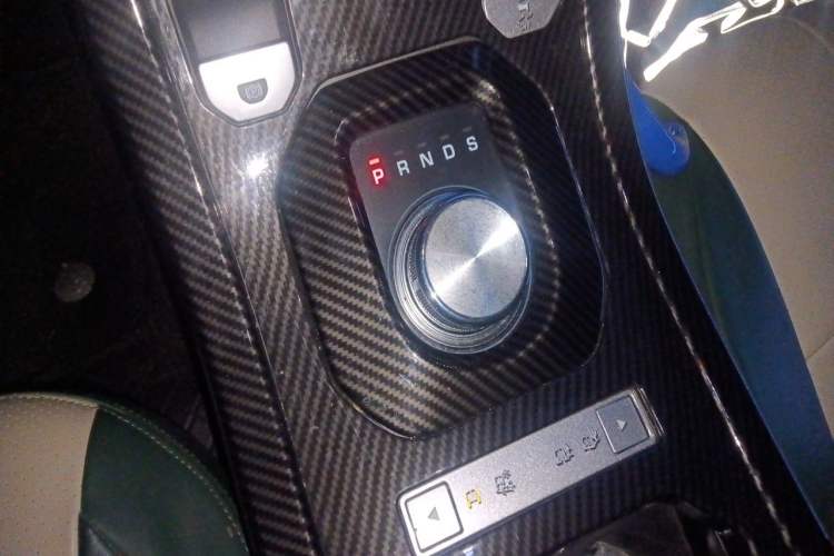 Used Land Rover Range Evoque 2017 2.0T SE PLUS Smart Enjoyment Edition Gear Lever