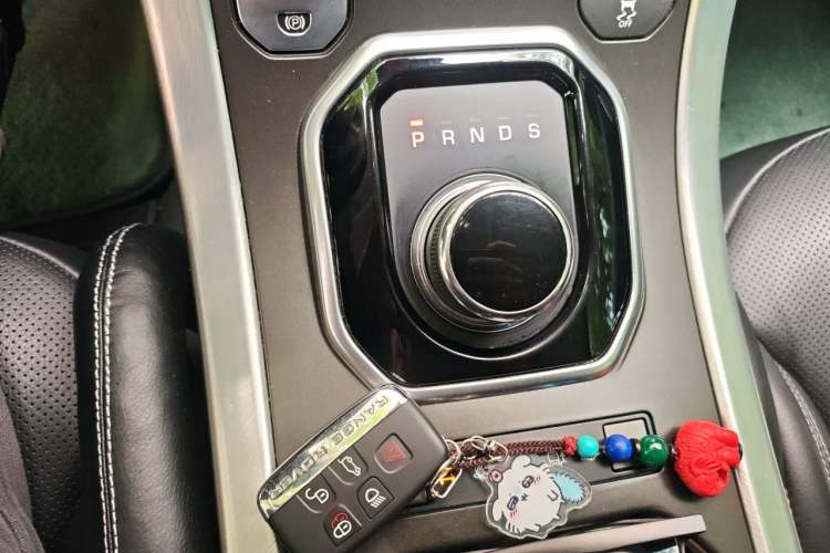 Used Land Rover Range Evoque 2017 2.0T SE PLUS Smart Enjoyment Edition Gear Lever