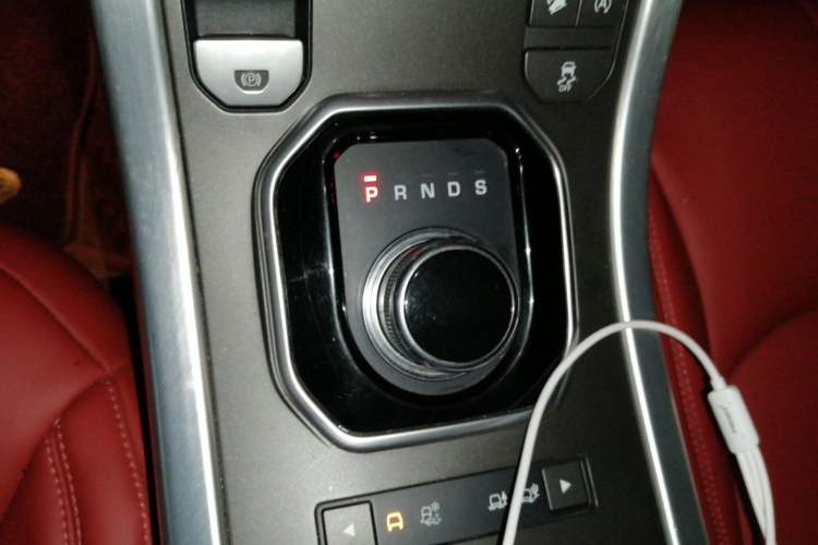 Used Land Rover Range Evoque 2017 2.0T SE Smart Glow Edition Gear Lever