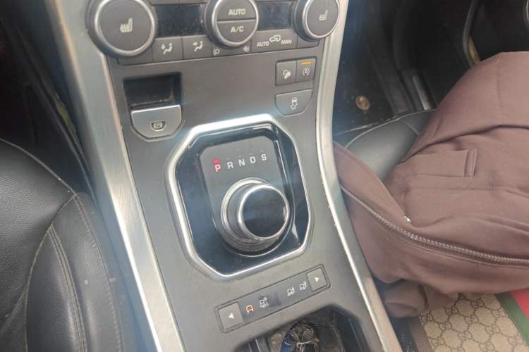 Used Land Rover Range Evoque 2017 2.0T SE Smart Glow Edition Gear Lever