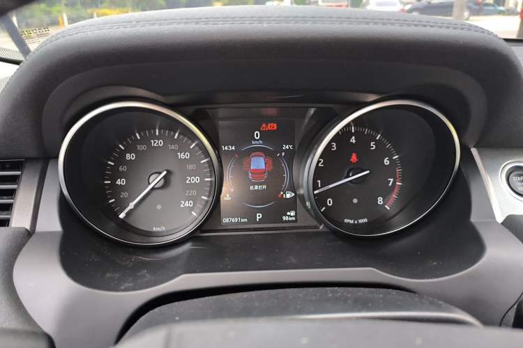 Used Land Rover Range Evoque 2017 2.0T SE Smart Glow Edition Instrument Cluster