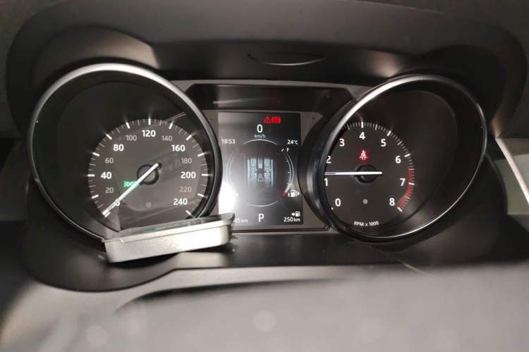 Used Land Rover Range Evoque 2017 2.0T PURE Style Edition Instrument Cluster