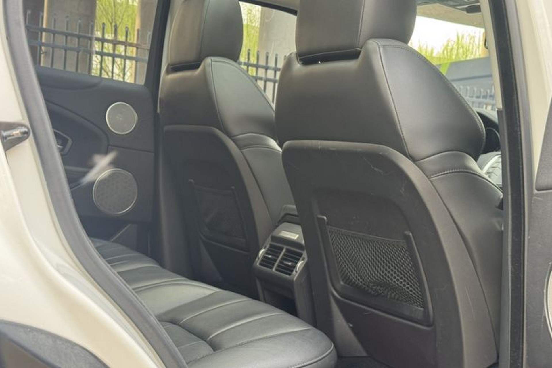 Used Land Rover Range Evoque 2017 2.0T SE Smart Glow Edition Interior 10