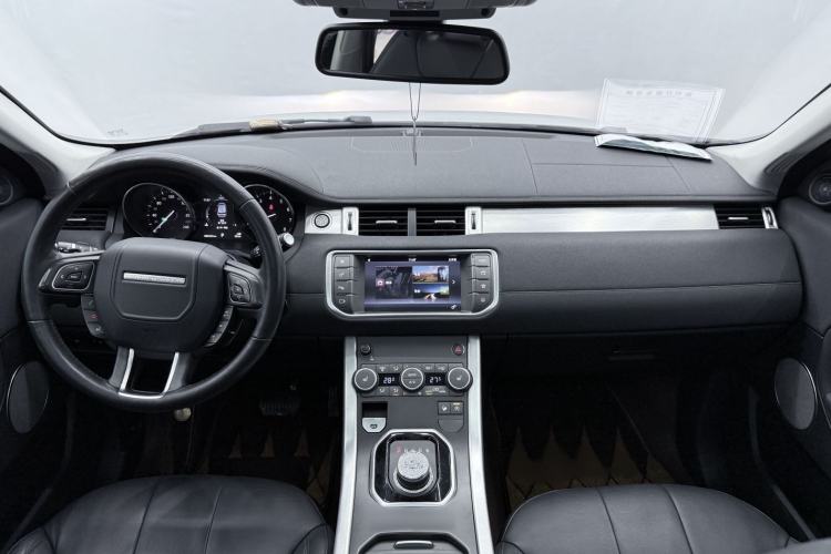 Used Land Rover Range Evoque 2017 2.0T SE Smart Glow Edition Interior 2