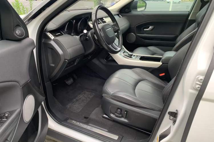 Used Land Rover Range Evoque 2017 2.0T British-Style Prestige Edition Interior 3