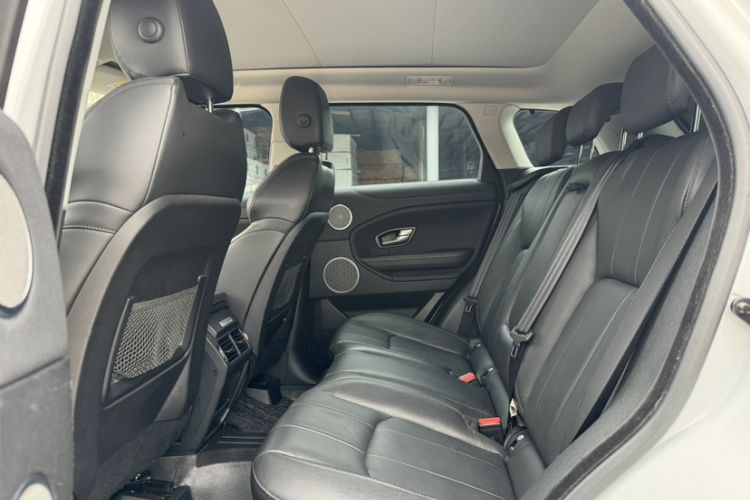 Used Land Rover Range Evoque 2017 2.0T SE Smart Glow Edition Interior 3