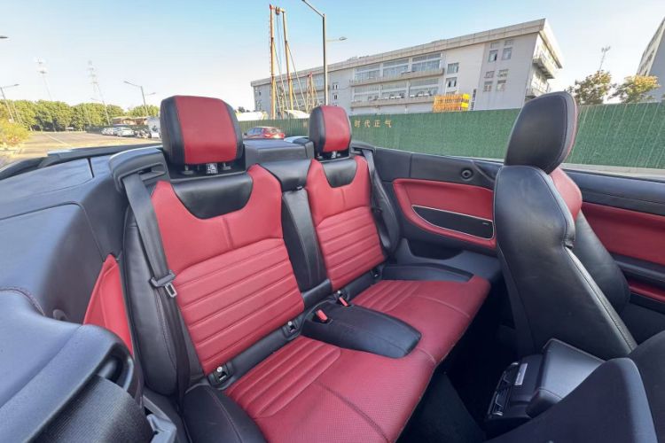 Used Land Rover Range Evoque 2017 2.0T Convertible Edition Interior 3