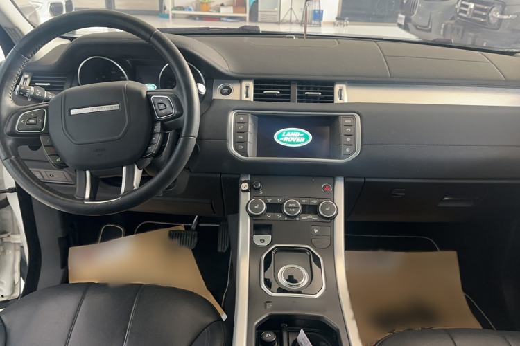 Used Land Rover Range Evoque 2017 2.0T SE Smart Glow Edition Interior 3