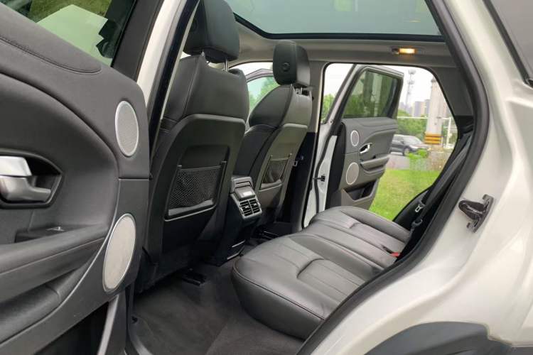 Used Land Rover Range Evoque 2017 2.0T British-Style Prestige Edition Interior 4