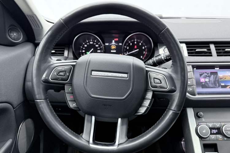 Used Land Rover Range Evoque 2017 2.0T SE Smart Glow Edition Interior 4
