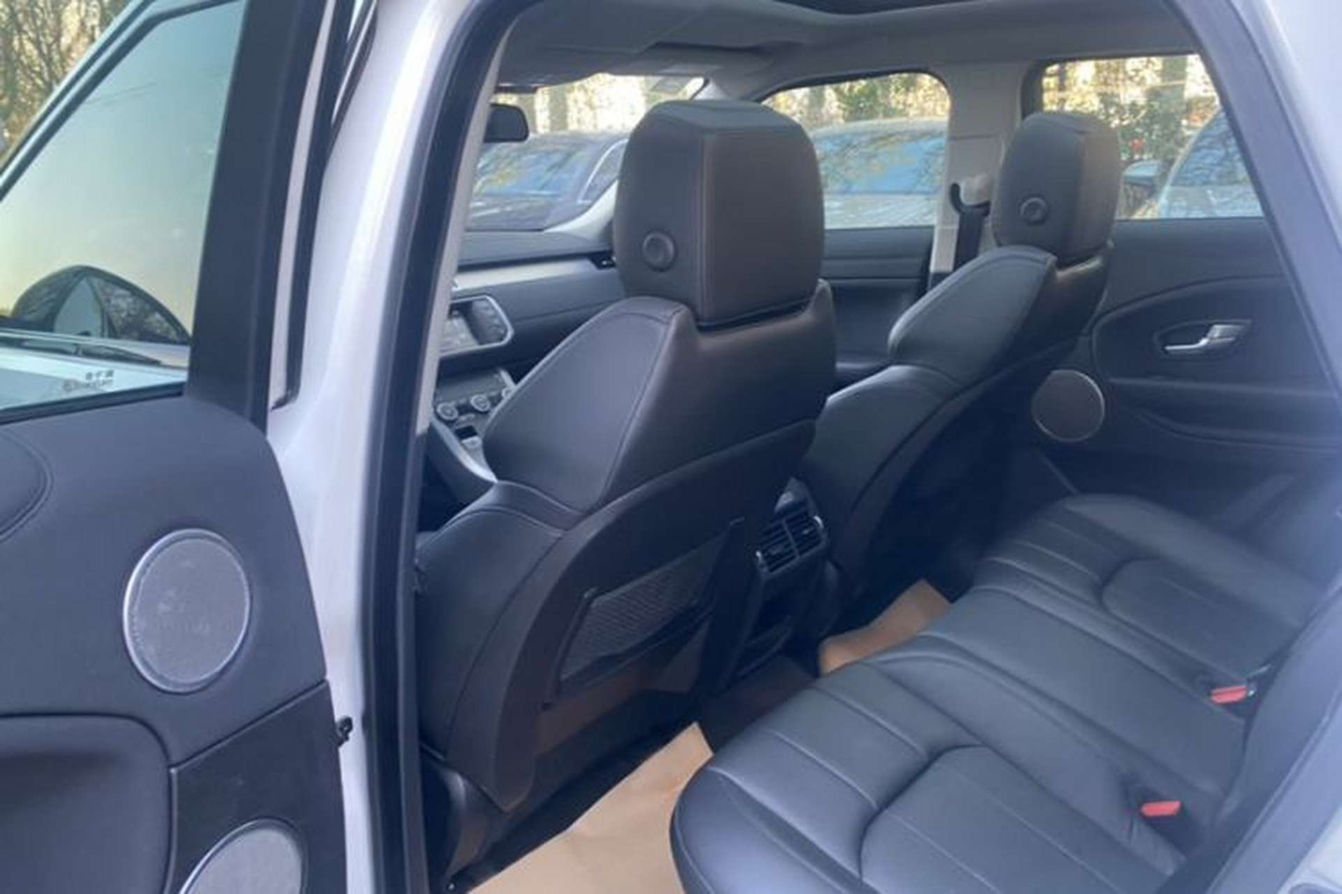 Used Land Rover Range Evoque 2017 2.0T SE Smart Glow Edition Interior 4