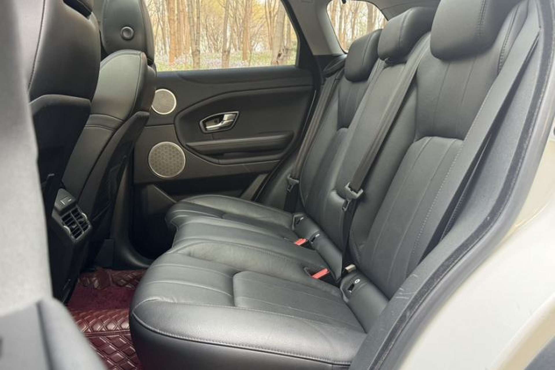 Used Land Rover Range Evoque 2017 2.0T SE Smart Glow Edition Interior 4