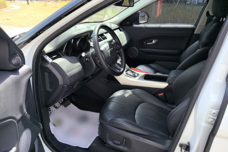 Used Land Rover Range Evoque 2017 2.0T PURE Style Edition Interior 5