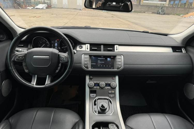 Used Land Rover Range Evoque 2017 2.0T SE Smart Glow Edition Interior 5