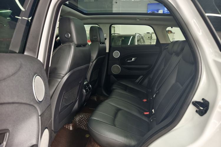 Used Land Rover Range Evoque 2017 2.0T SE Smart Glow Edition Interior 5
