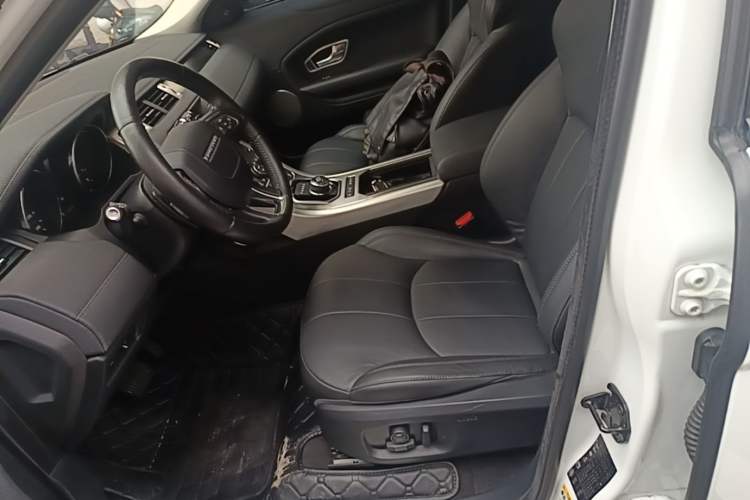 Used Land Rover Range Evoque 2017 2.0T SE Smart Glow Edition Left Front Seat