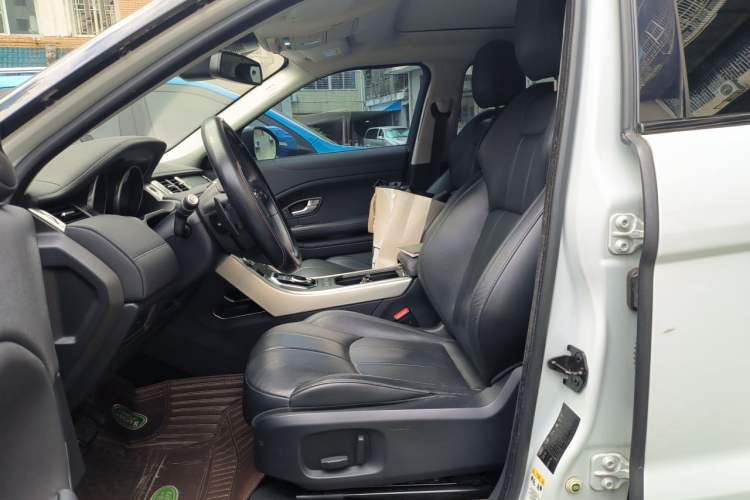 Used Land Rover Range Evoque 2017 2.0T PURE Style Edition Left Front Seat