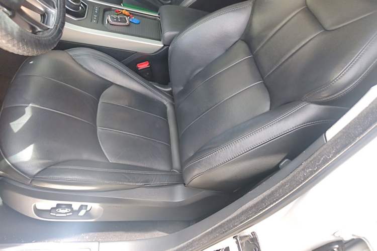 Used Land Rover Range Evoque 2017 2.0T SE Smart Glow Edition Left Front Seat