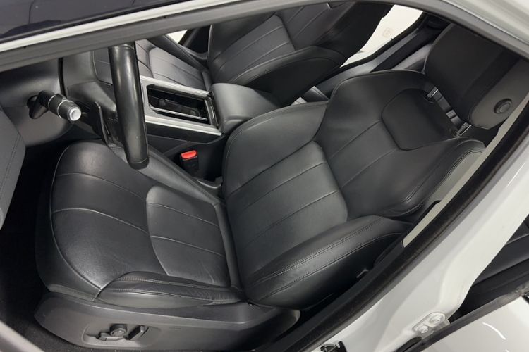 Used Land Rover Range Evoque 2017 2.0T SE Smart Glow Edition Left Front Seat