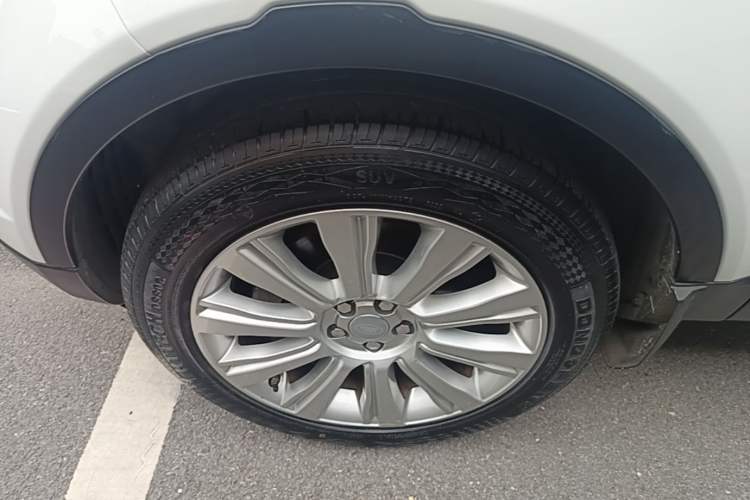 Used Land Rover Range Evoque 2017 2.0T SE Smart Glow Edition Left Front Wheel Hub