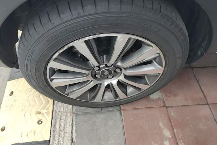 Used Land Rover Range Evoque 2017 2.0T British-Style Prestige Edition Left Front Wheel Hub