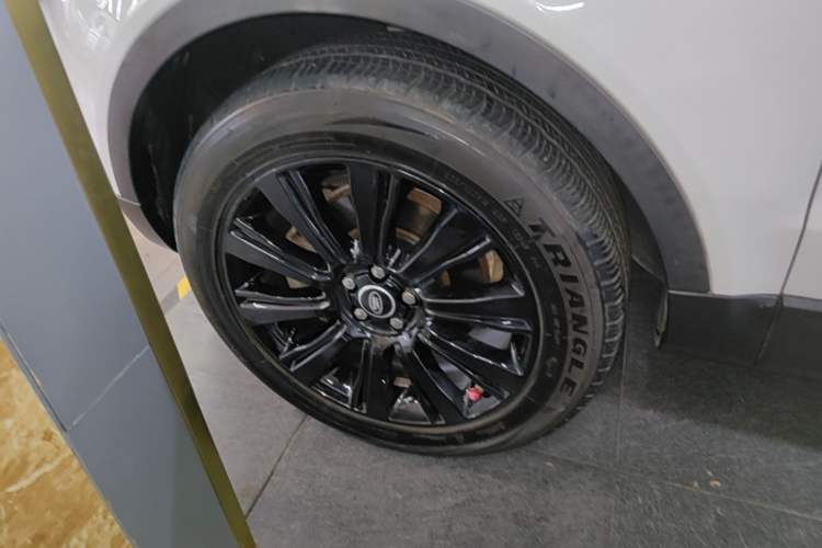 Used Land Rover Range Evoque 2017 2.0T SE Smart Glow Edition Left Front Wheel Hub