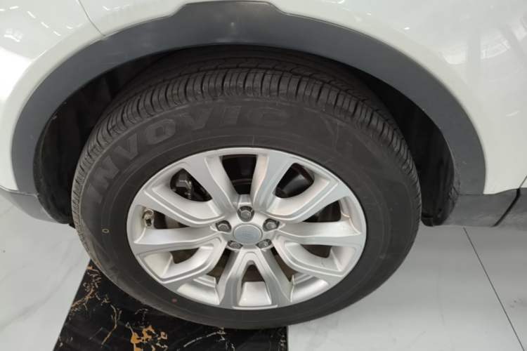 Used Land Rover Range Evoque 2017 2.0T PURE Style Edition Left Front Wheel Hub